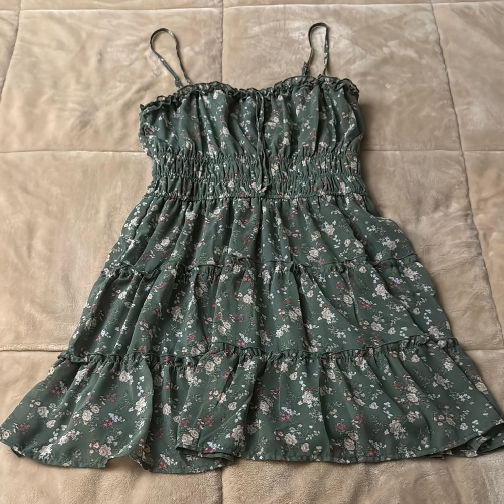 Francesca’s Women’s Floral Green Sundress - Medium